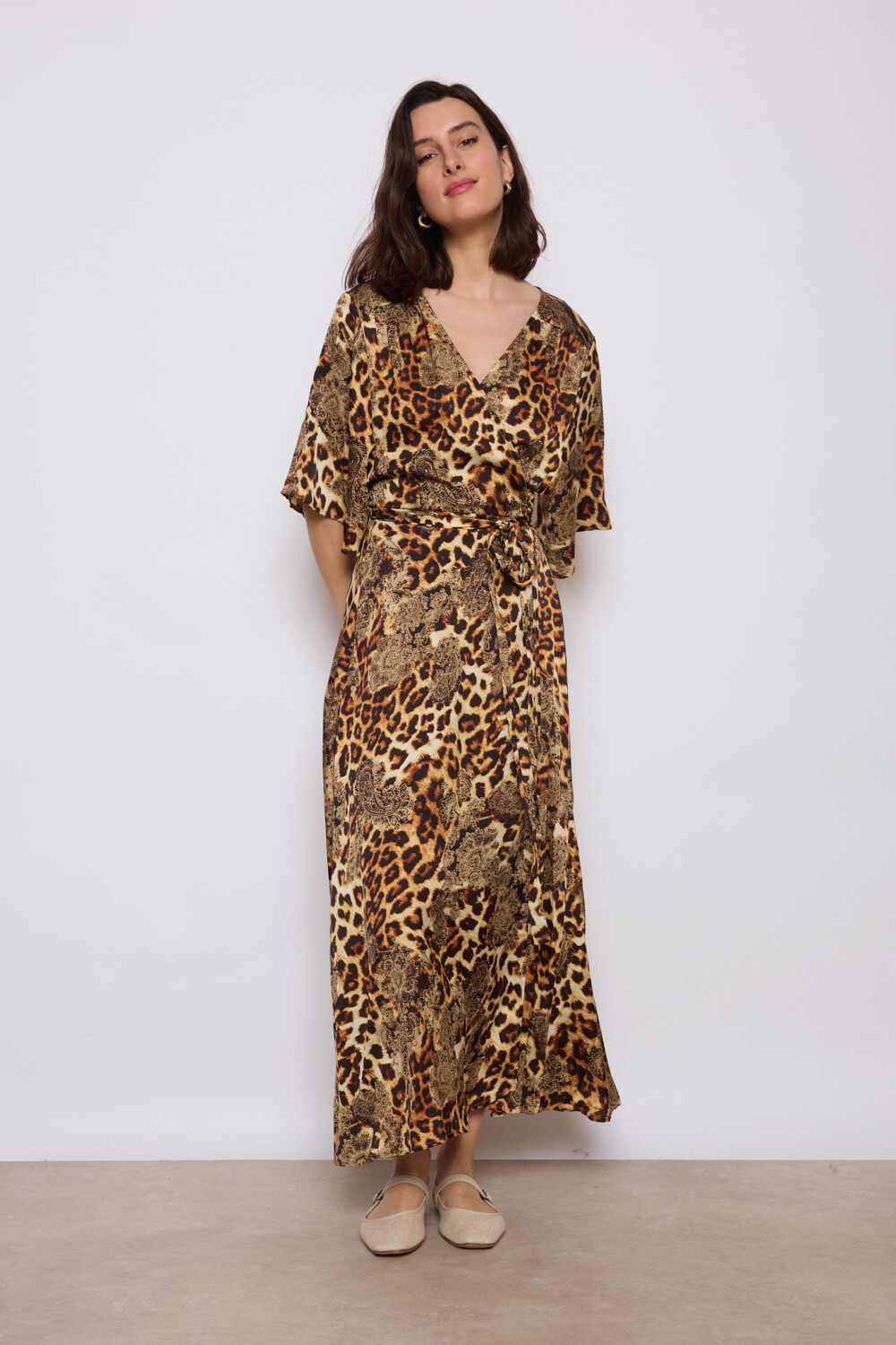 Grossiste JCL Paris - Robe longue portefeuille à imprimé léopard
