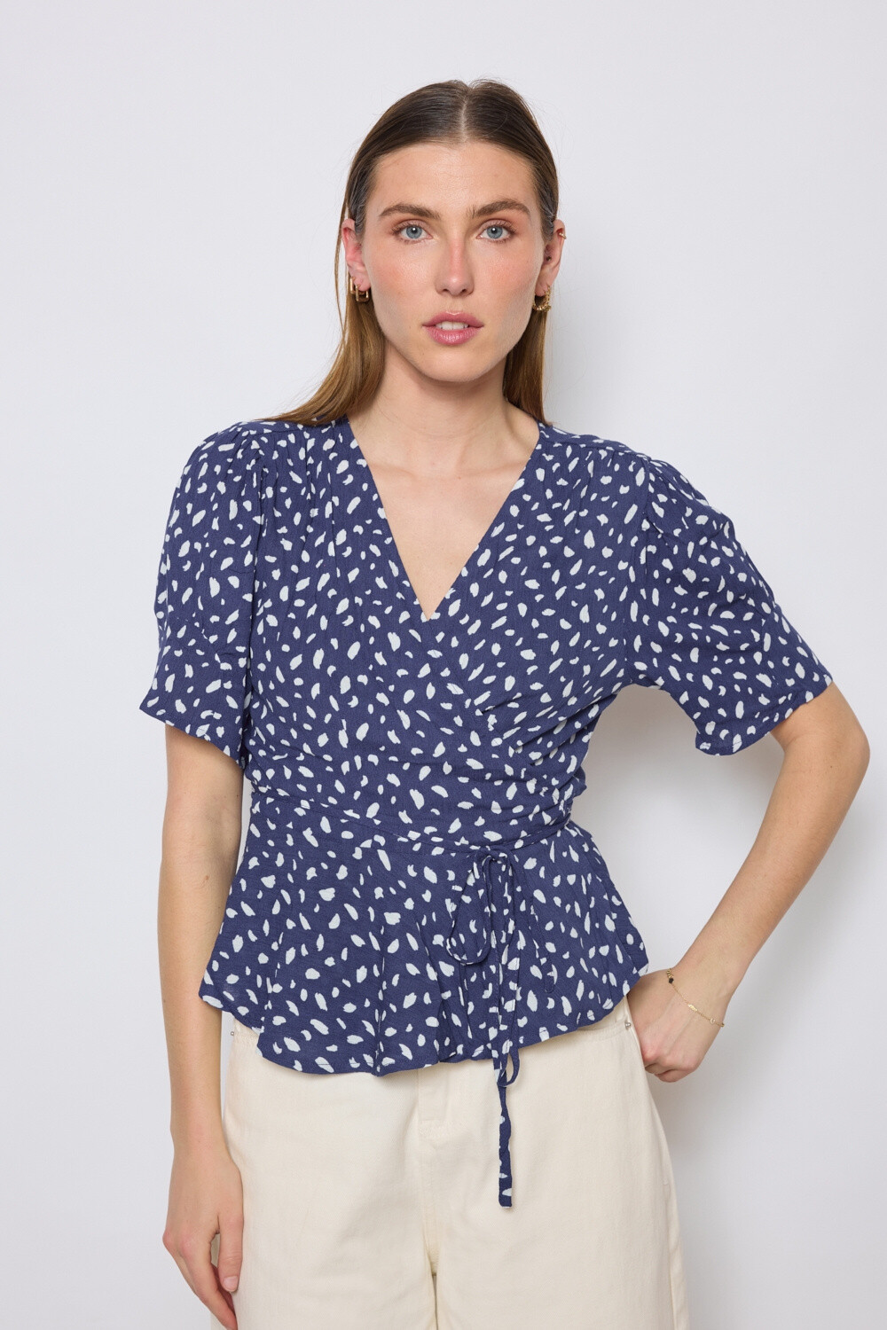 Grossiste JCL Paris - Blouse portefeuille à manches courtes