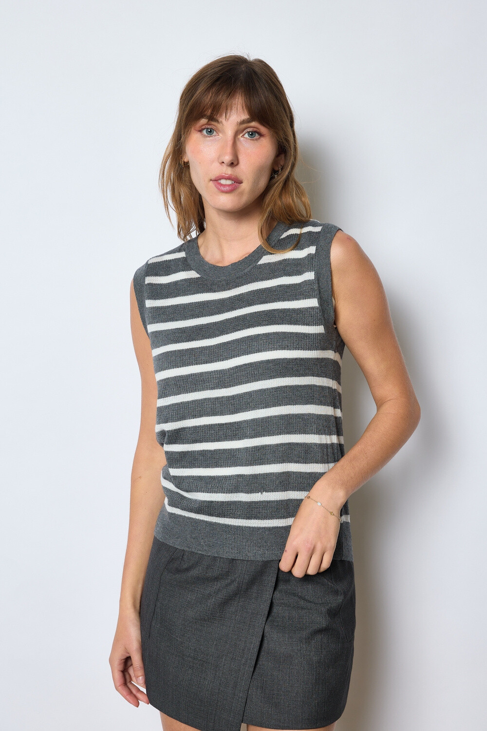 Grossista JCL Paris - Questo top a maglia a righe ha una linea dritta