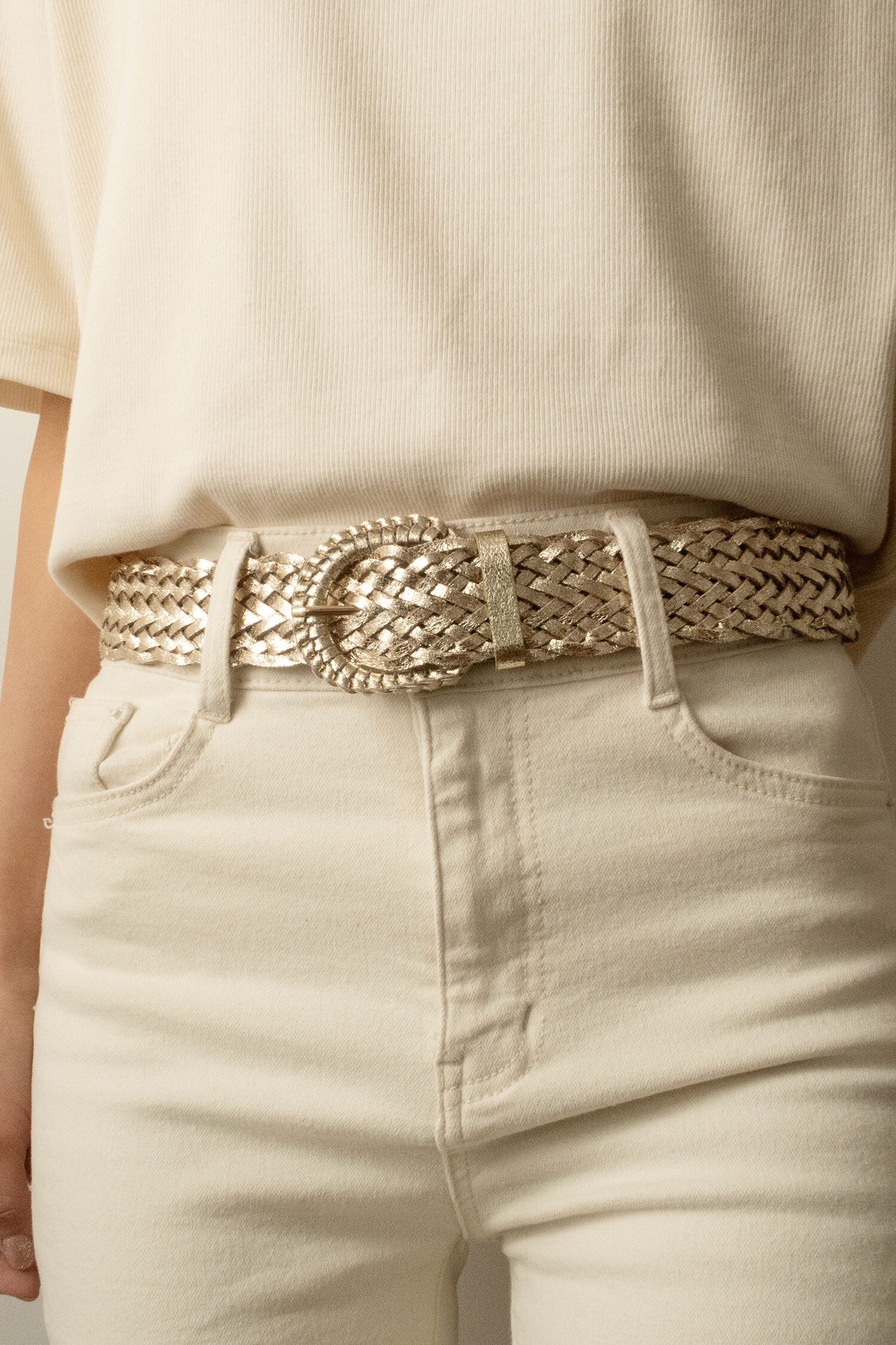 3.8 cm wide woven woman belt
One size 110 cm