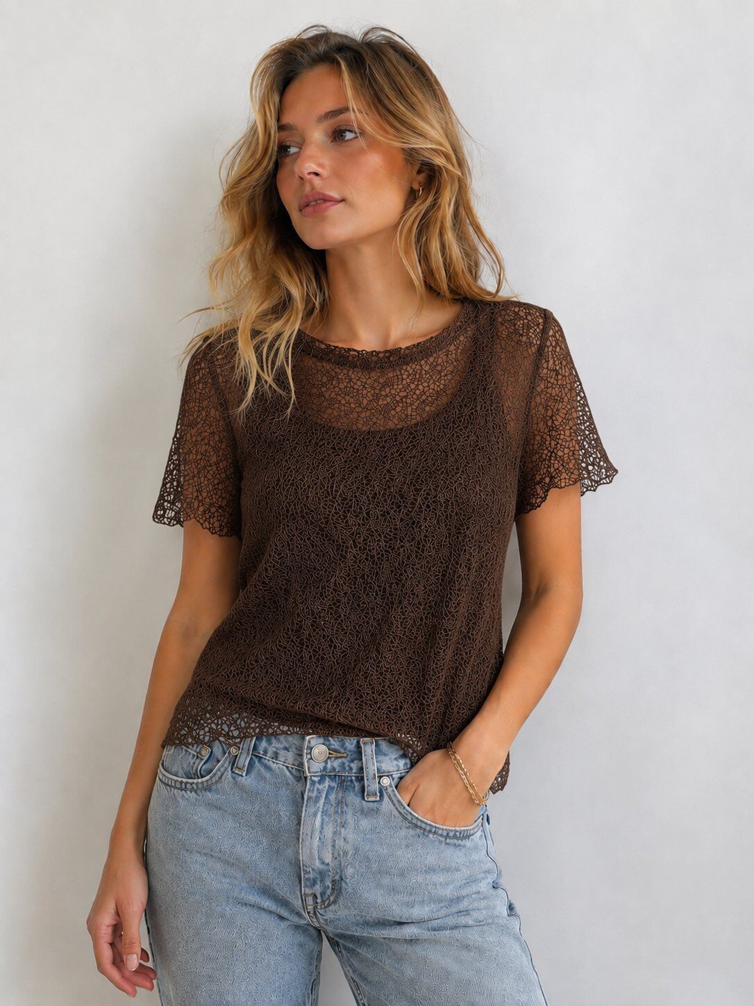 Mayorista Jolio & Co - Top de manga corta con encaje transparente y camiseta interior a tono