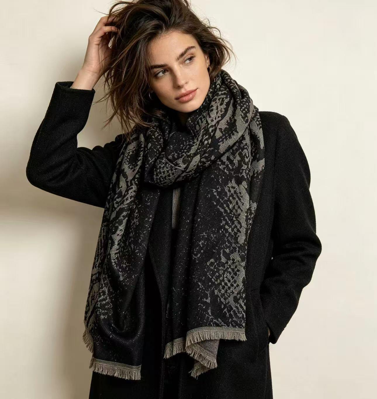 Wholesaler JERRY.AMY - Women's scarf in viscose and wool, 65x180 cm