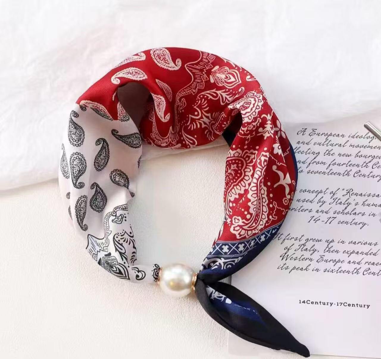 Wholesaler JERRY.AMY - Women's scarf with magnetic closure and pearls, length 50CM width 12CM