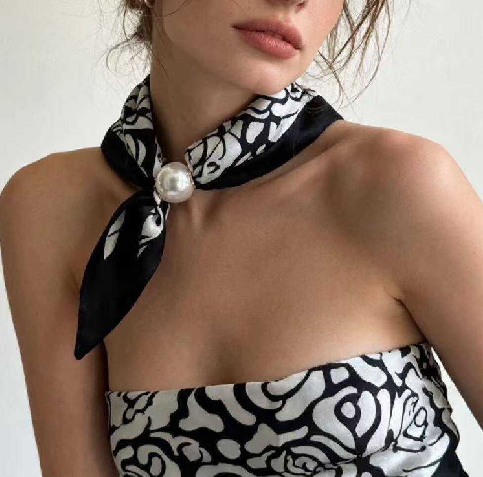 Wholesaler JERRY.AMY - Women's scarf with magnetic closure and pearls, length 50CM width 12CM