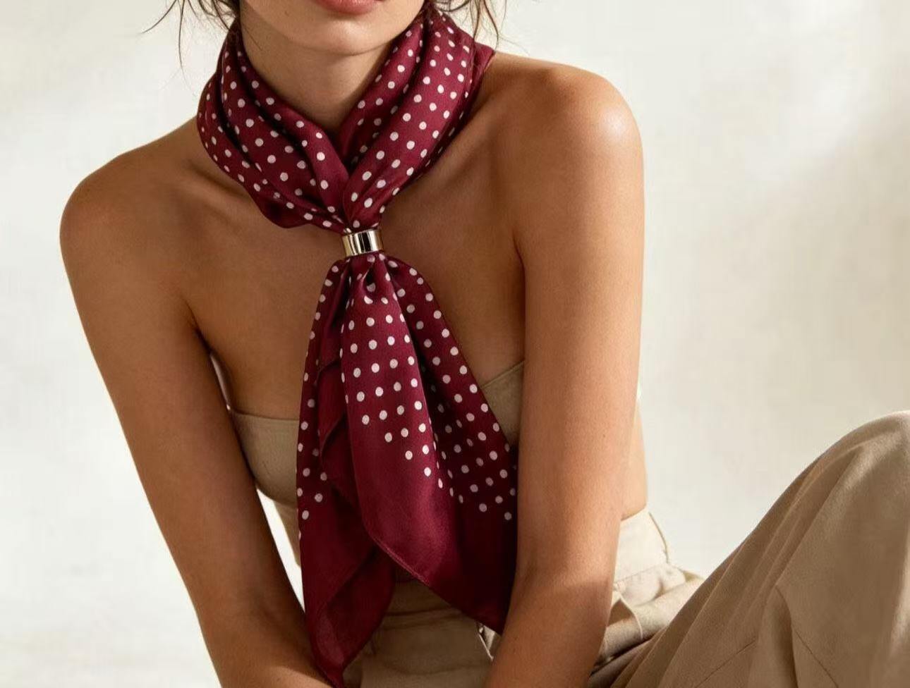 Wholesaler JERRY.AMY - Square scarf with buckle for women Size 65*65