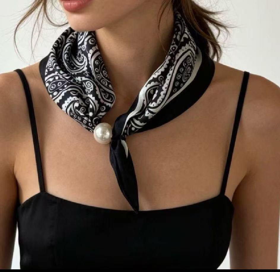 Wholesaler JERRY.AMY - Women's scarf with magnetic closure and pearls, length 50CM width 12CM