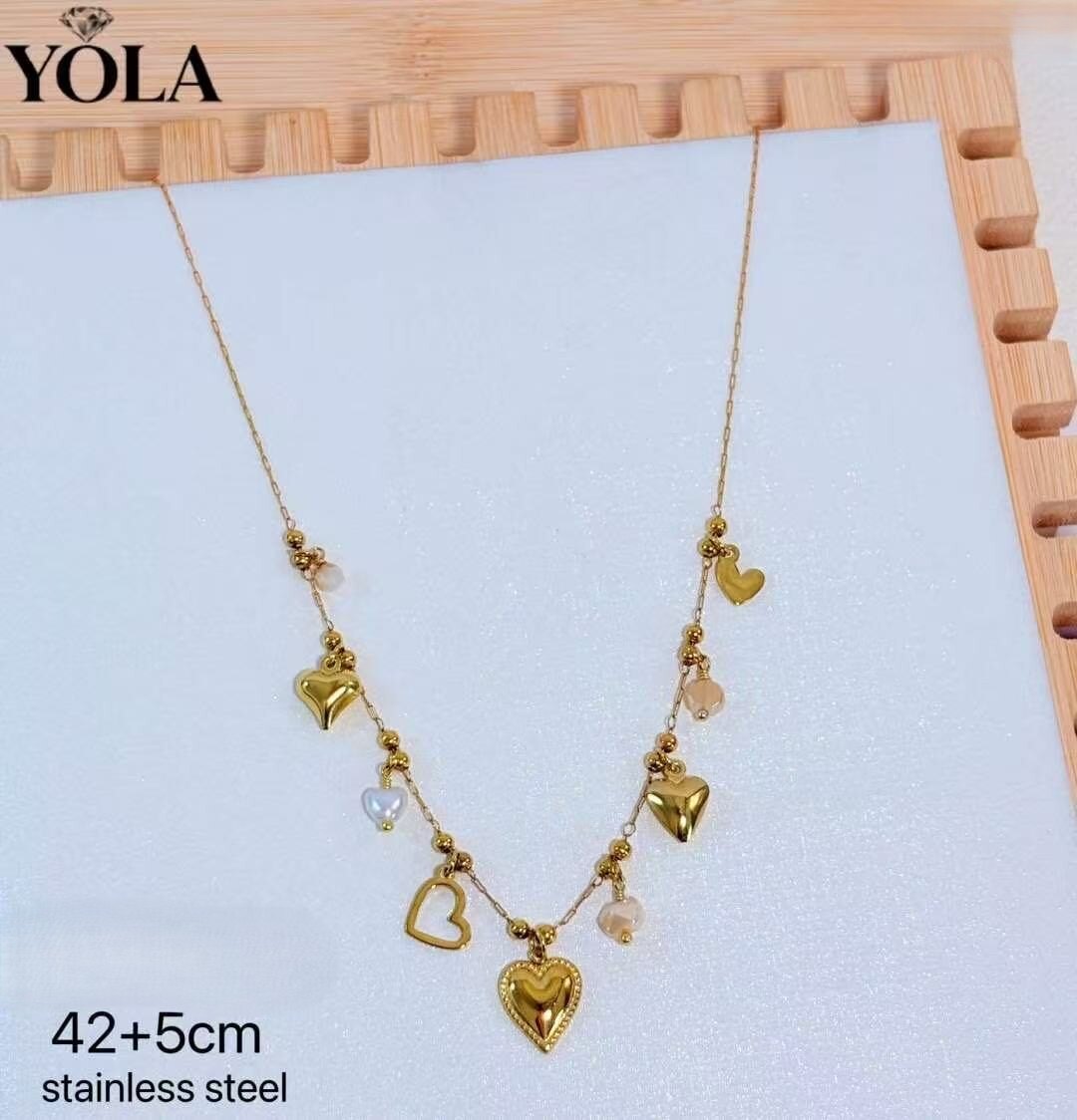 Wholesaler JESSICA - Stainless steel necklace with an elegant and detailed design