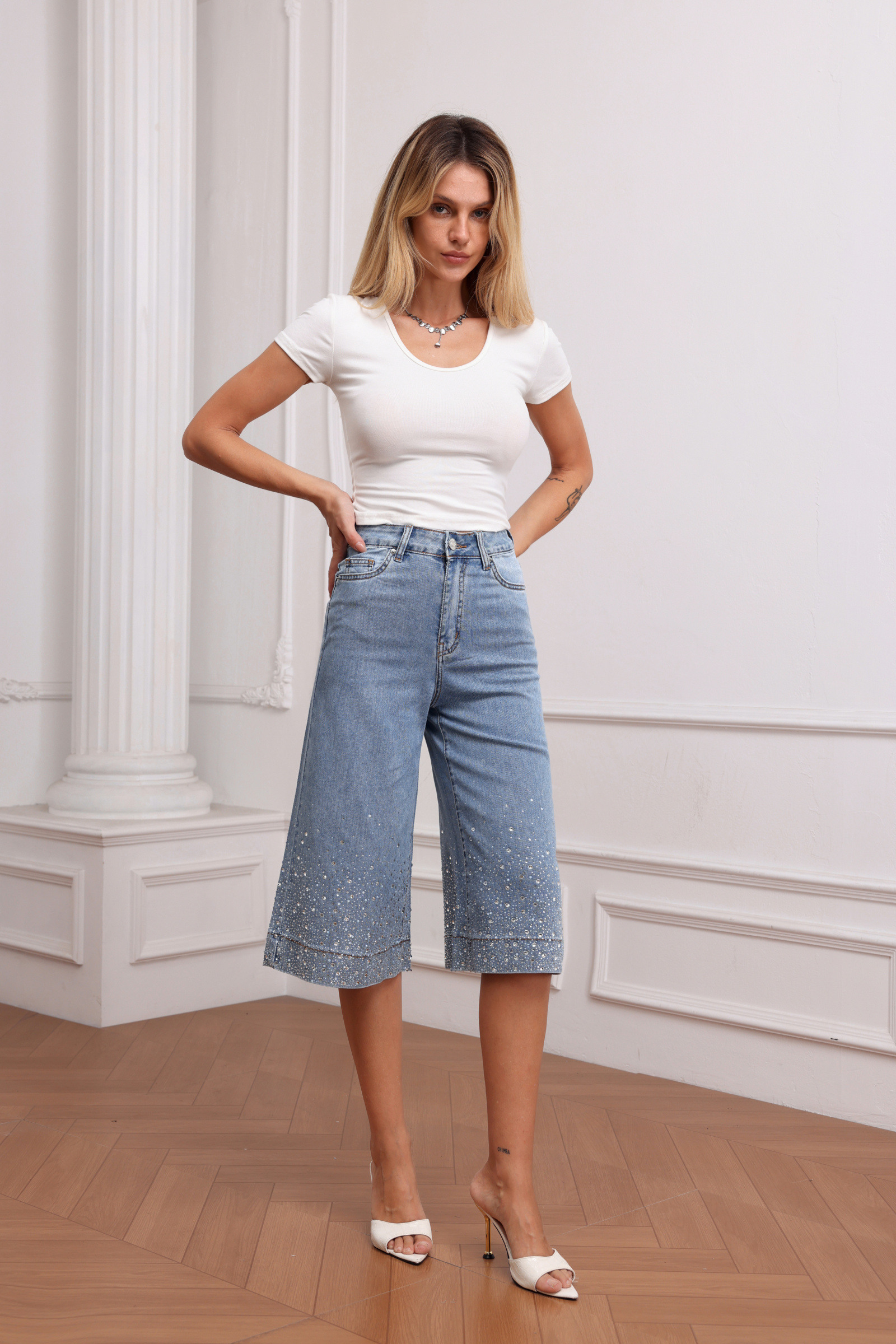 Wholesaler Jewelly - DENIM BERMUDA SHORTS WITH RHINESTONES AT THE HEM