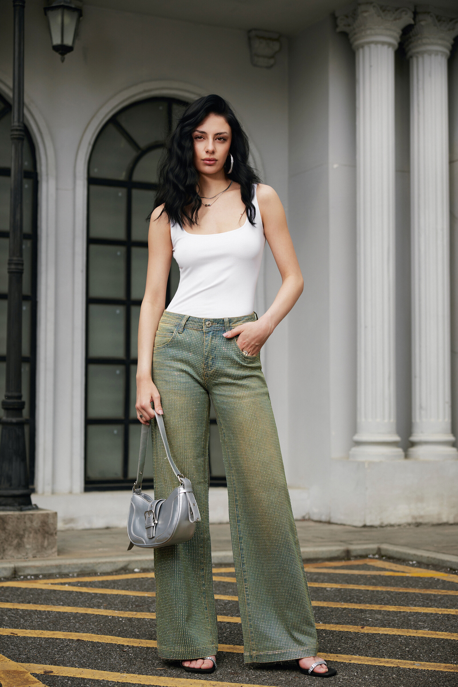 Jean Strass Évasé pour femme, coton majoritaire, idéal pour le printemps-été, élégance décontractée, importé.