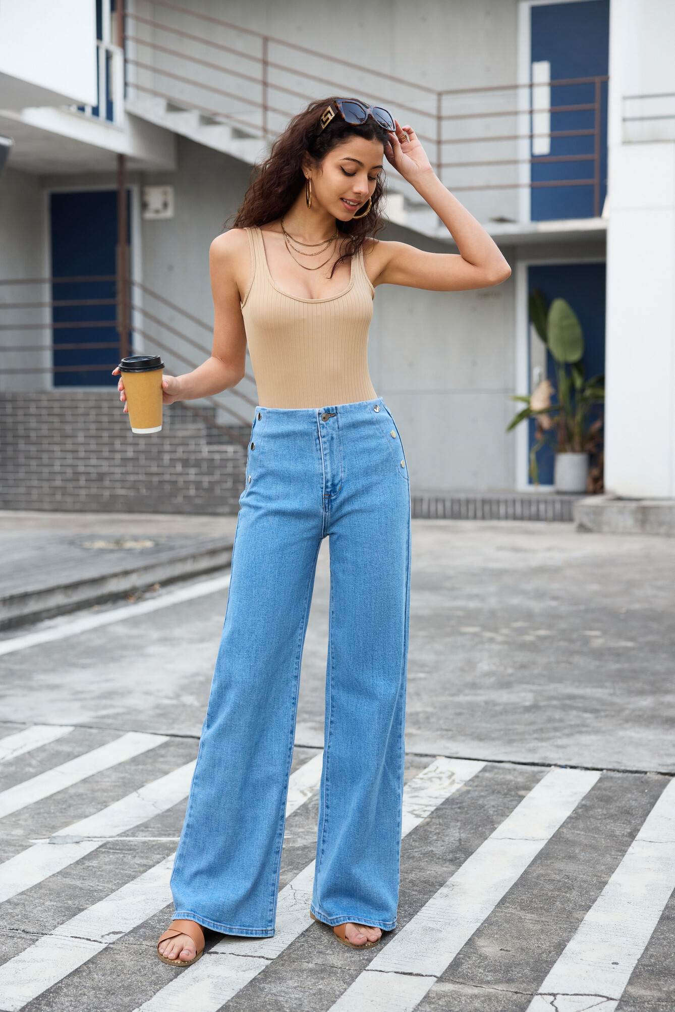 Wholesaler Jewelly - wide leg jeans with 6 button on the side