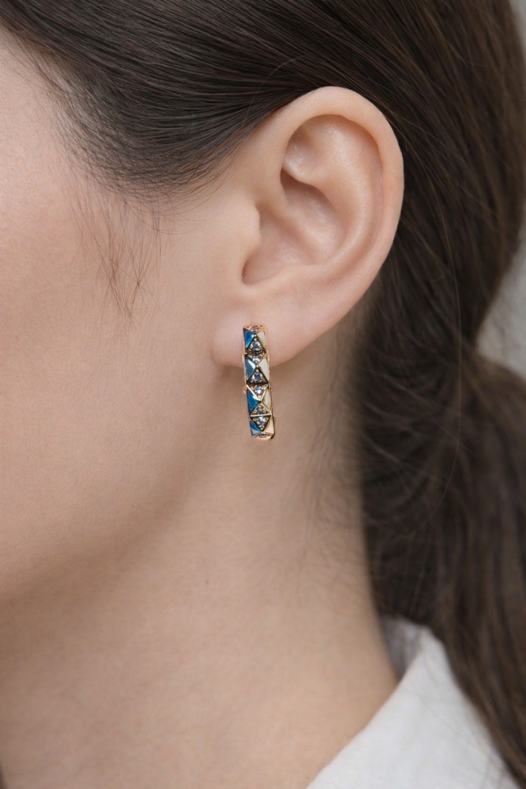 Mayorista JINLONG BIJOUX - Orecchini smaltati y resma de circonitas.
