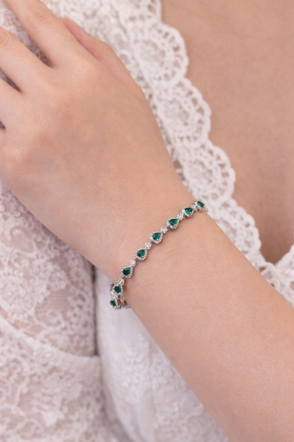 Mayorista JINLONG BIJOUX - Pulsera con corazón con circonitas y rodiato