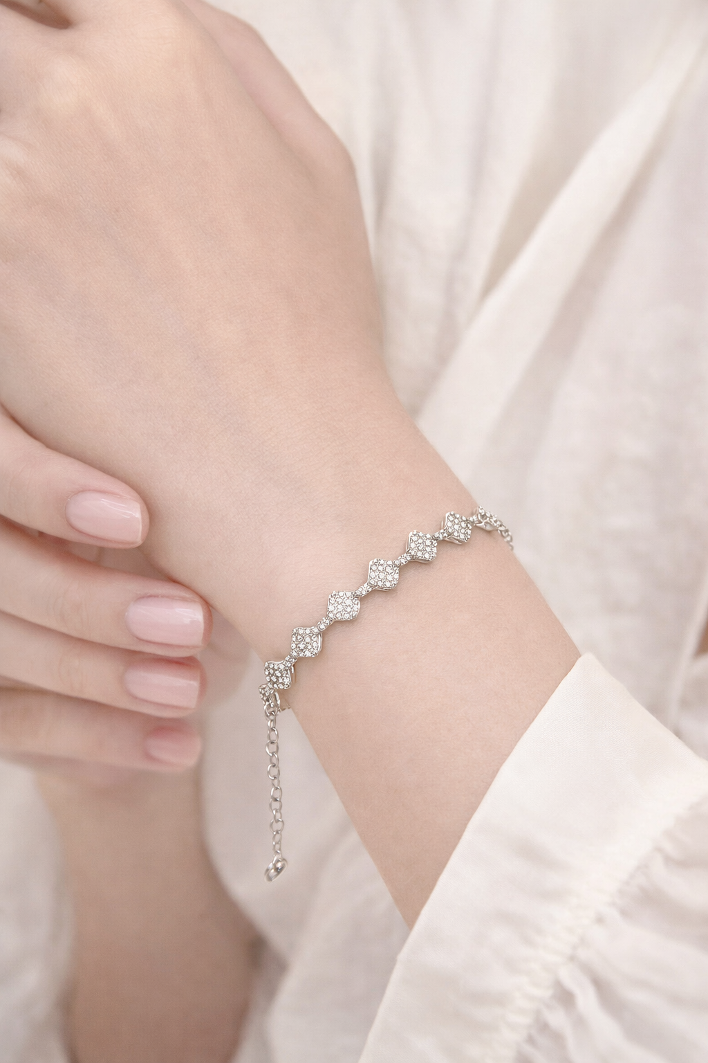 Mayorista JINLONG BIJOUX - Pulsera con circonitas y remo de rodiato