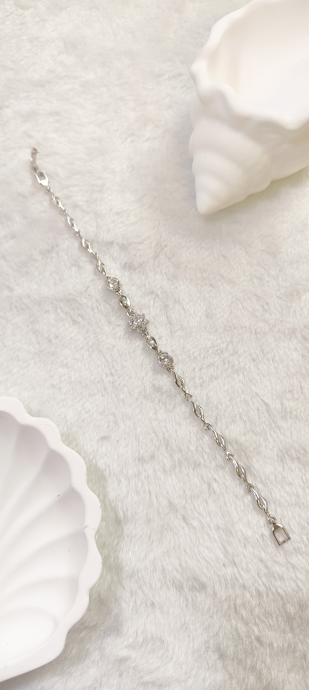 Mayorista JINLONG BIJOUX - Pulsera con circonitas y remo