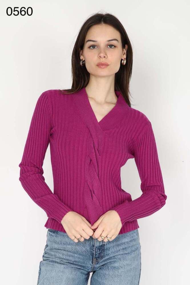 Grossiste JNJ - Pull côtelé ajusté à col en V Grossiste JNJ - Pull côtelé ajusté à col en V