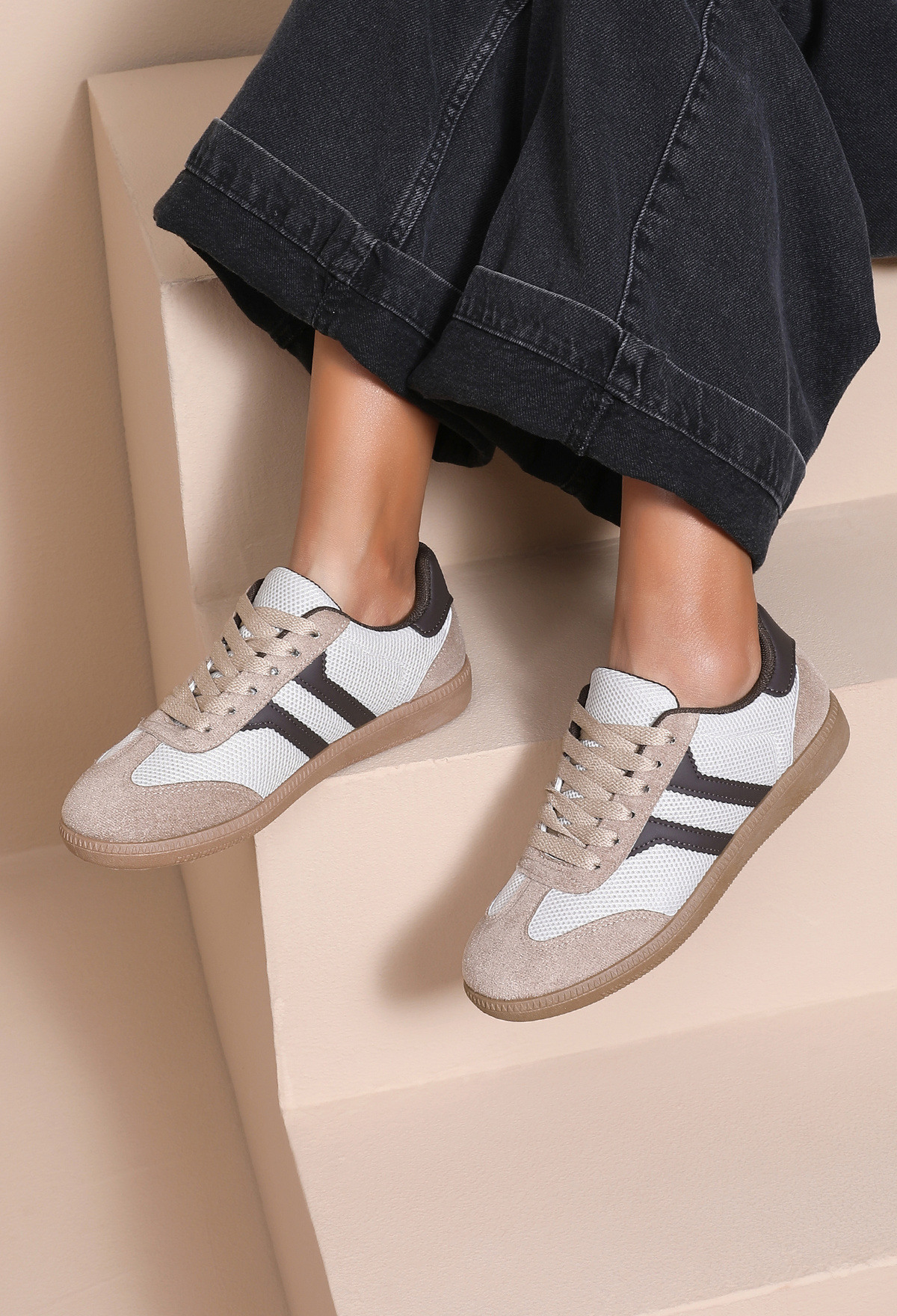 Wholesaler JOIA PARIS - Women's Retro Casual Lace-Up Sneakers – Vintage Style