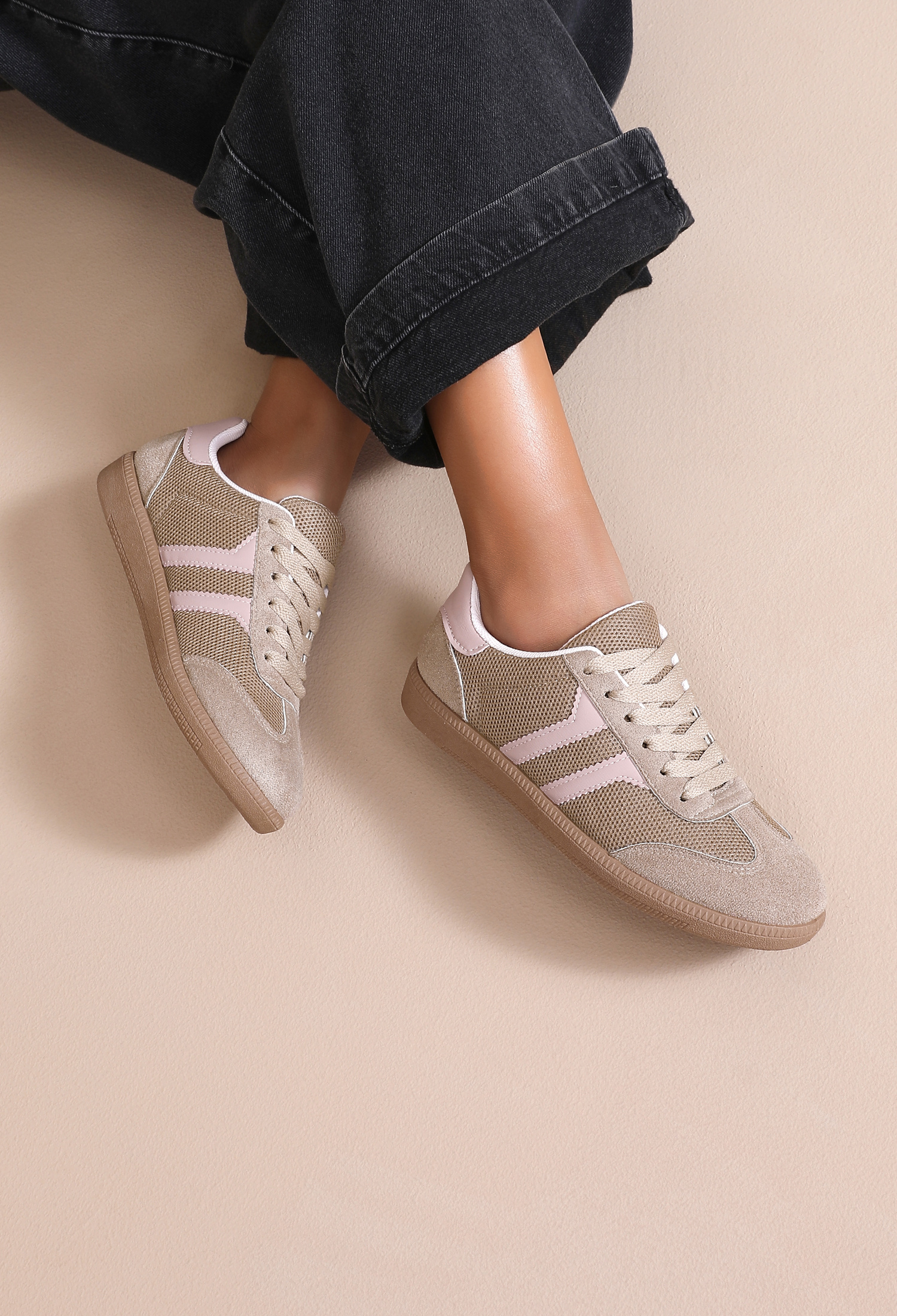 Grossista JOIA PARIS - Sneakers da Donna Retro Casual con Lacci – Stile Vintage