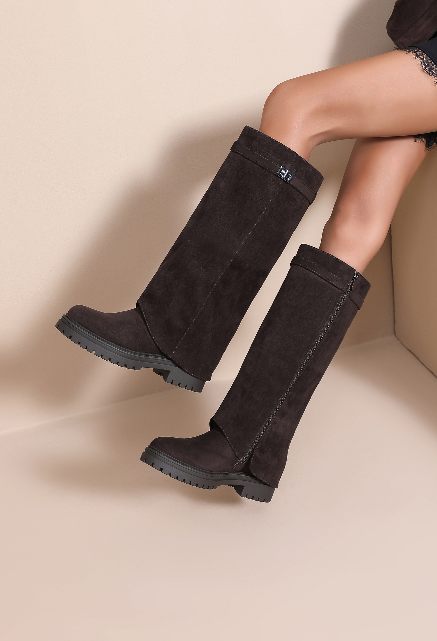 Grossiste JOIA PARIS - Bottes Cavalières Femme Effet Daim à Semelle Crantée