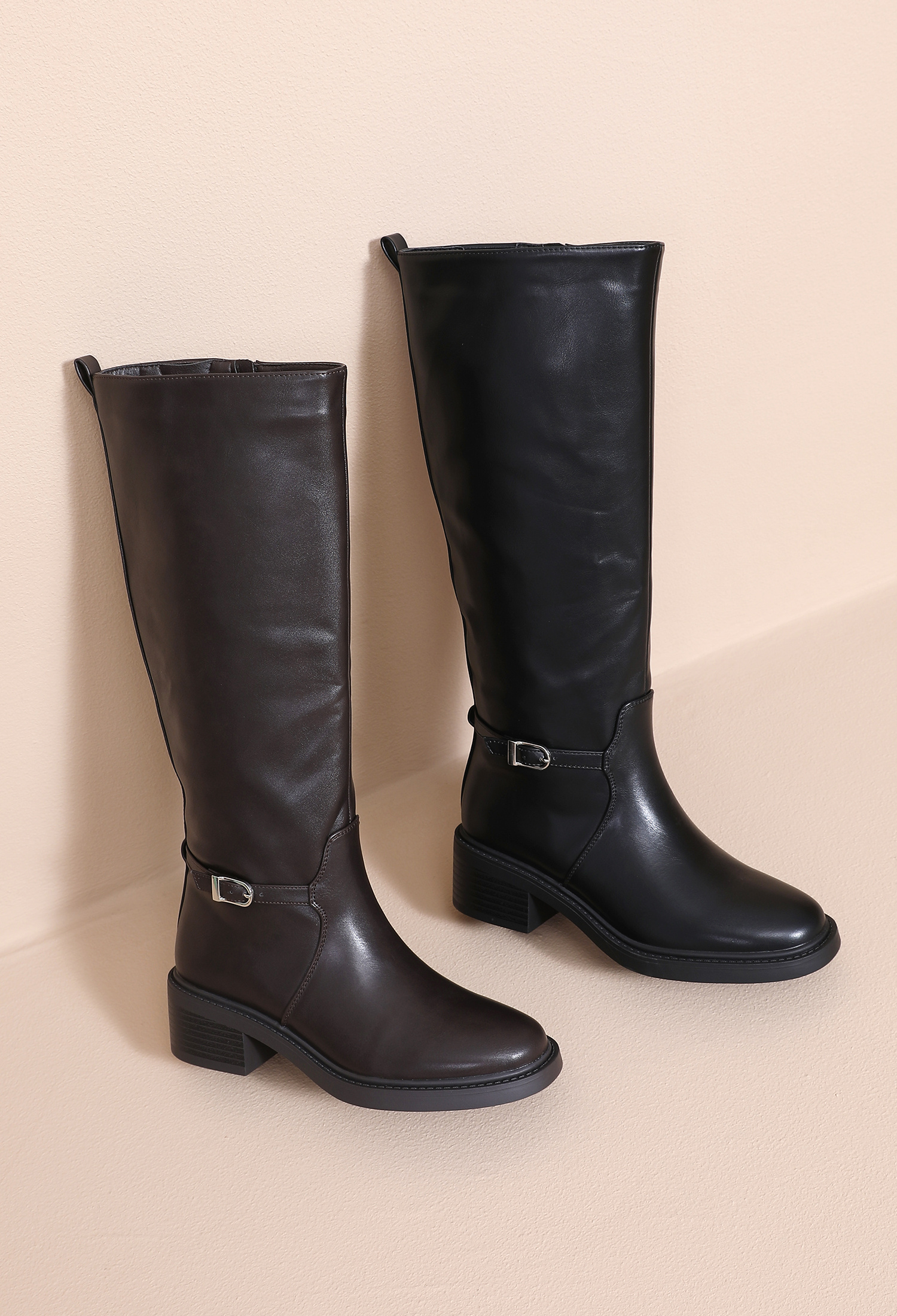 Großhändler JOIA PARIS - Damenstiefel mit Dezenter Schnalle