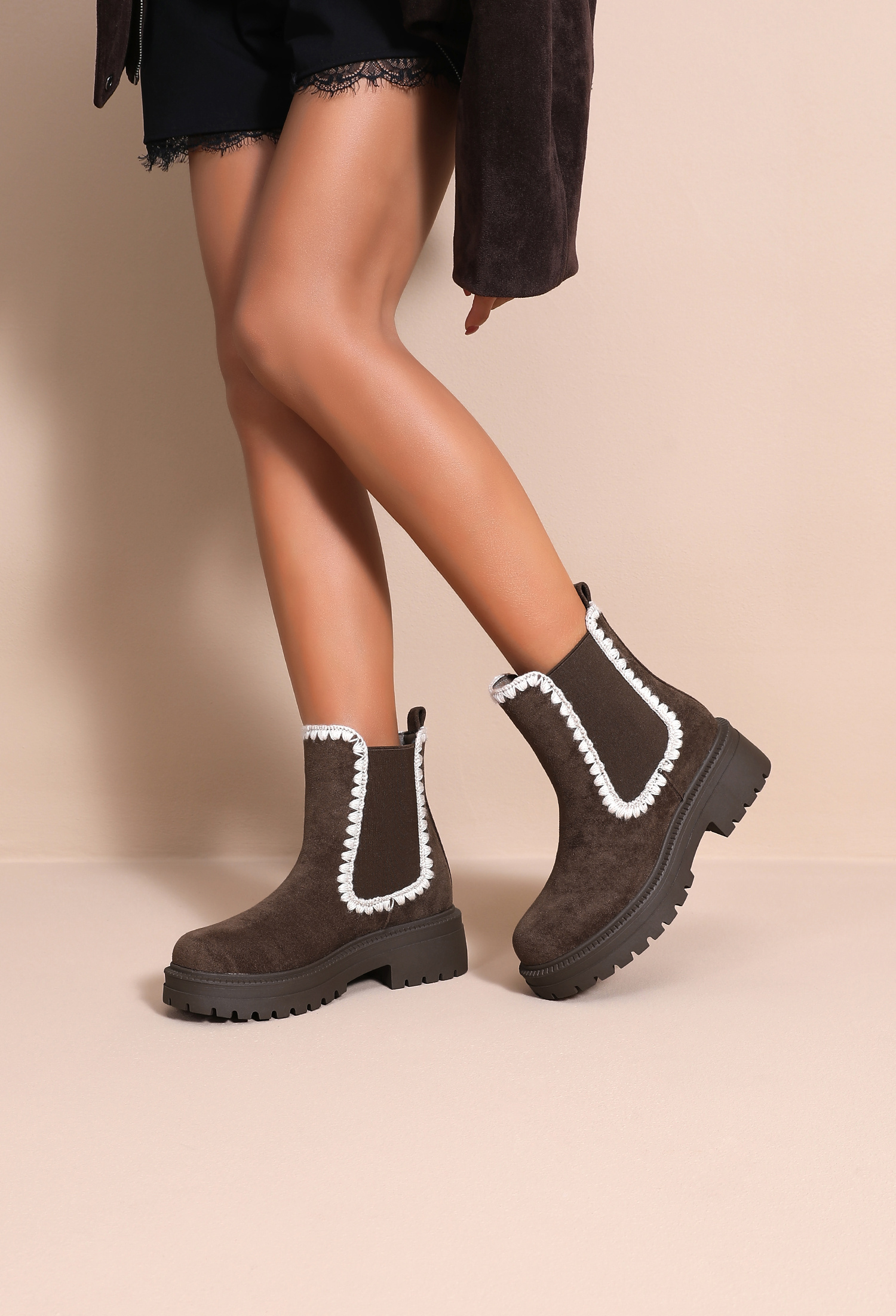 Grossiste JOIA PARIS - Bottines Chelsea Femme Effet Daim à Finitions Contrastées