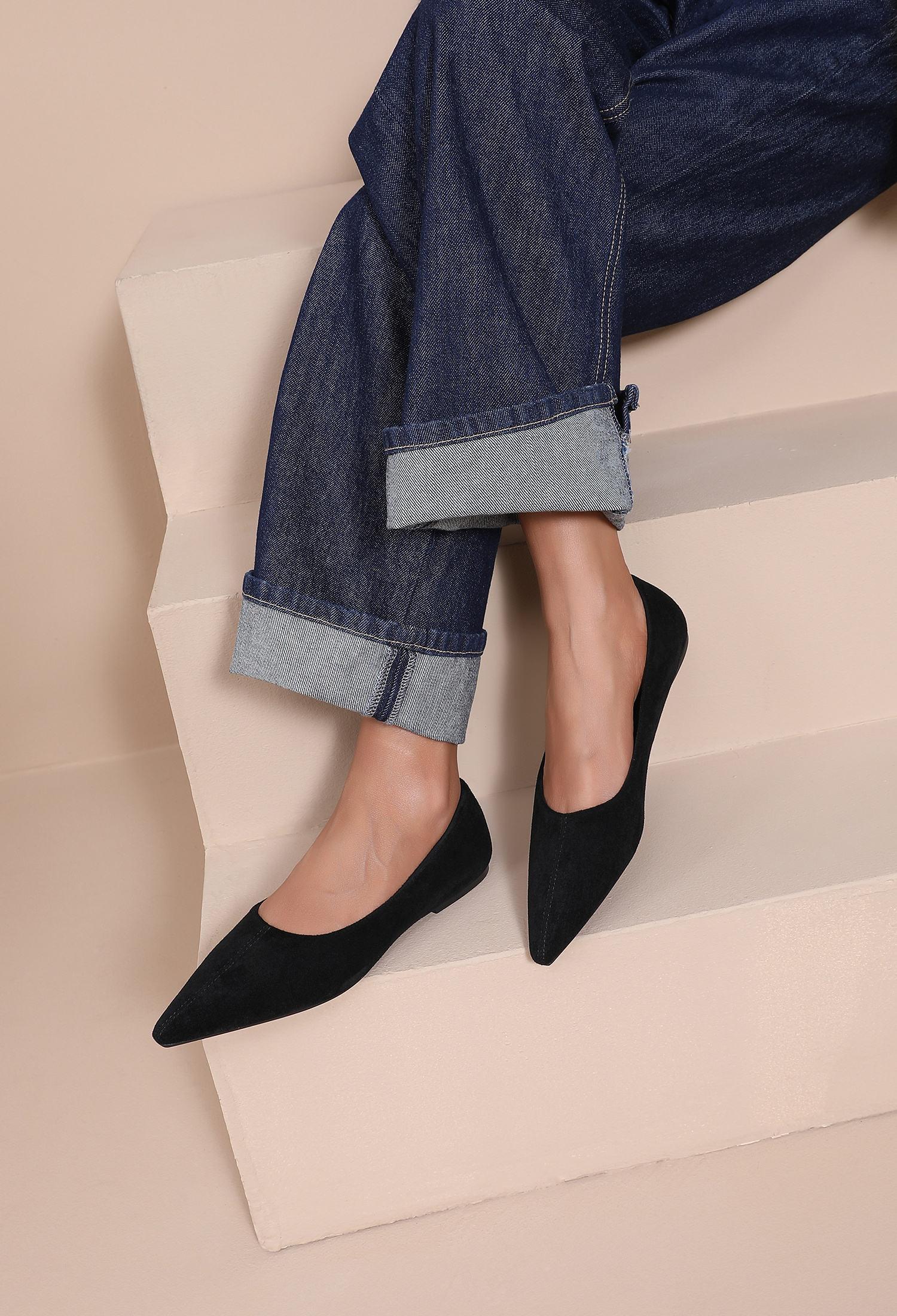 Grossiste JOIA PARIS - Ballerines Femme Pointues Effet Daim