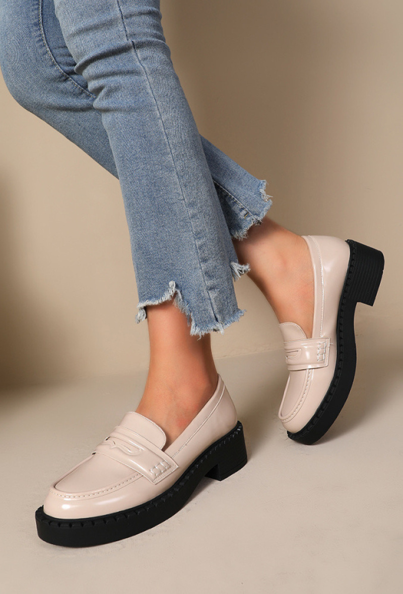 Großhändler JOIA PARIS - Klassische MO-7-Loafer mit Keilabsatz