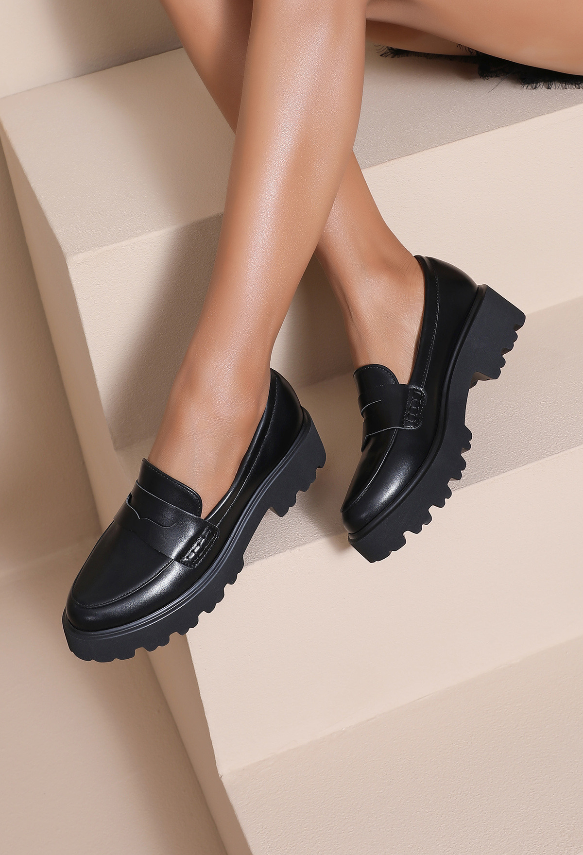 Großhändler JOIA PARIS - Loafer mit dicker Sohle H8-1375M