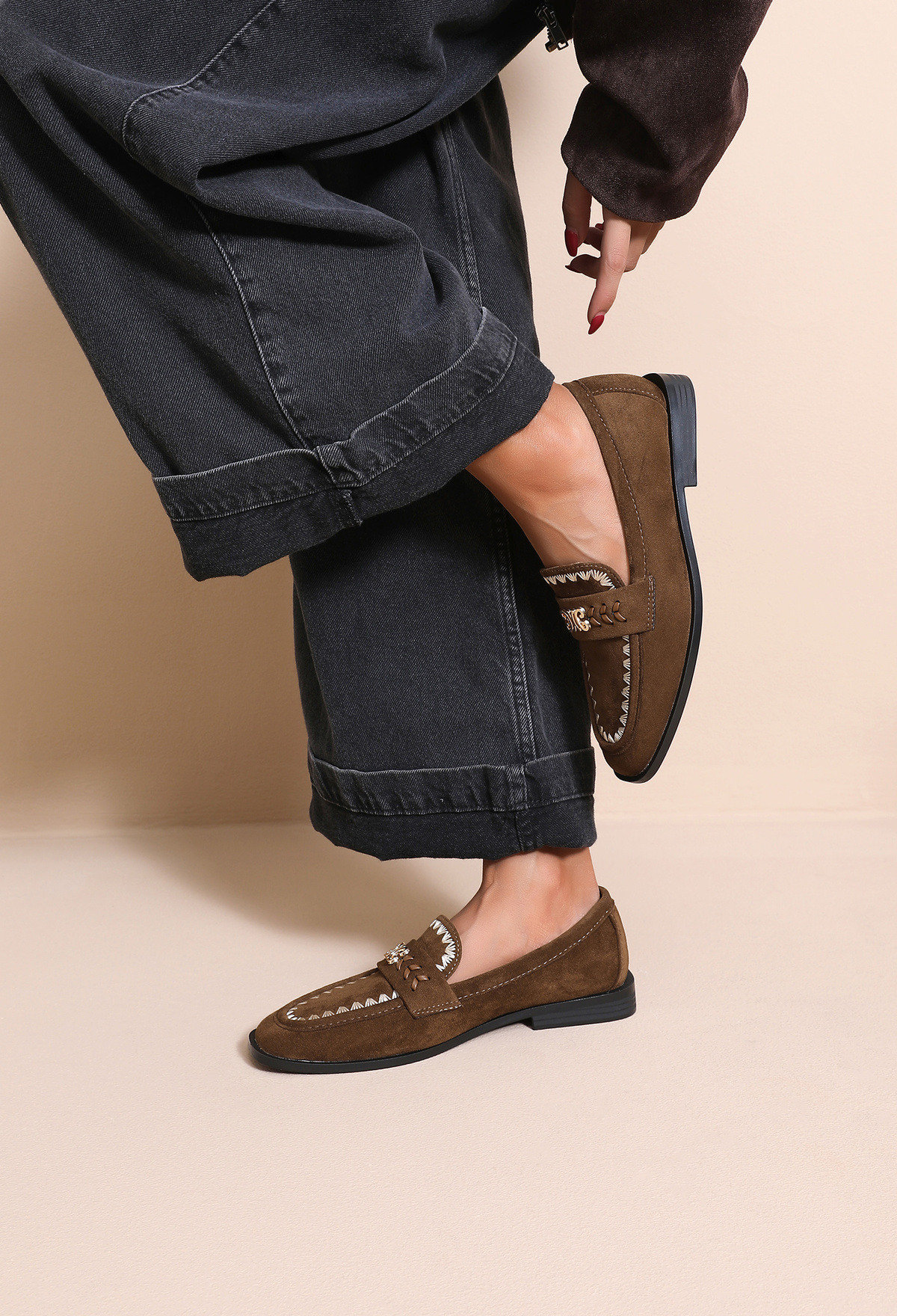 Wholesaler JOIA PARIS - Women's Suede-Effect Loafers with Contrasting Stitching and Metal Detail