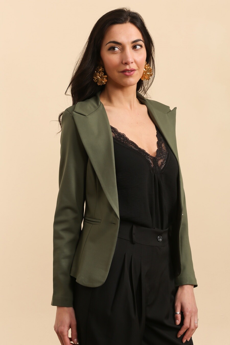 Mayorista JOLIFLY - Blazer de Viscosa Entallado – Elegancia y Versatilidad