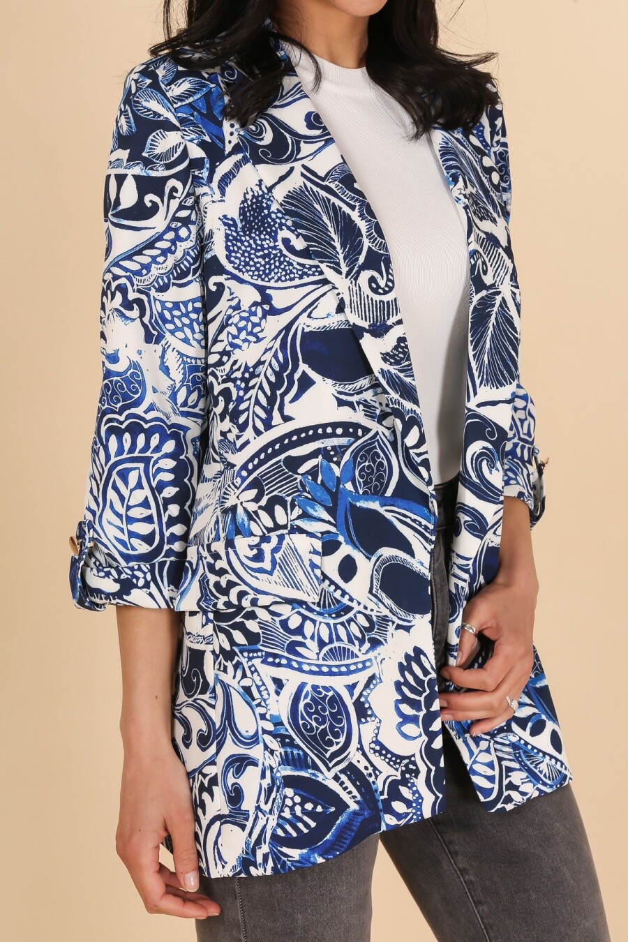 Grossiste JOLIFLY - Veste imprimée fluide – Élégance graphique et esprit décontracté
