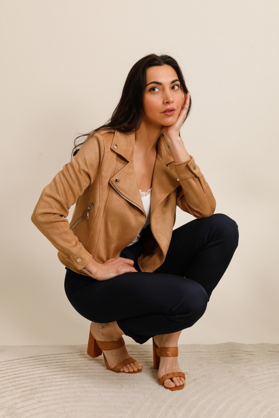 Grossiste JOLIFLY - Veste perfecto en suédine  – Look tendance & confort