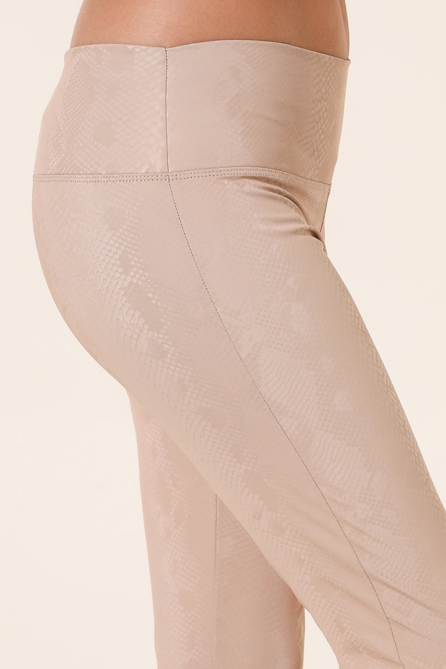 Grossista JOLIFLY - Leggings in similpelle effetto pitone – Eleganza selvaggia e comfort assoluto