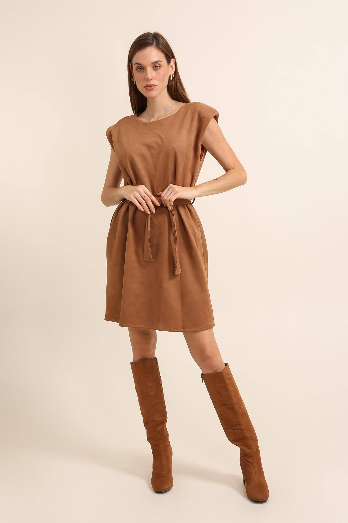 Wholesaler JOLIFLY - Belted suede dress – Flowing fit and structured shoulder