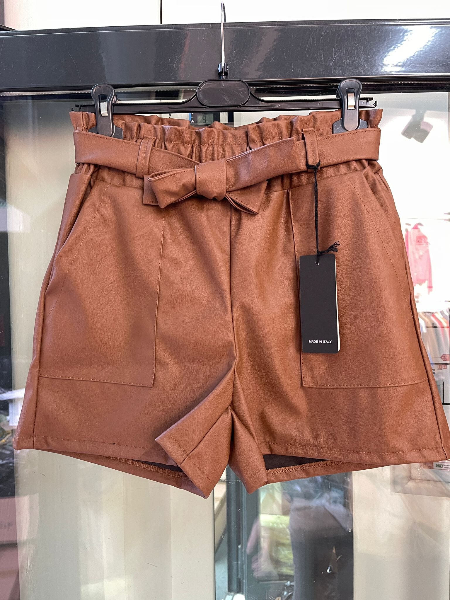 Wholesaler JOLIFLY - faux leather shorts