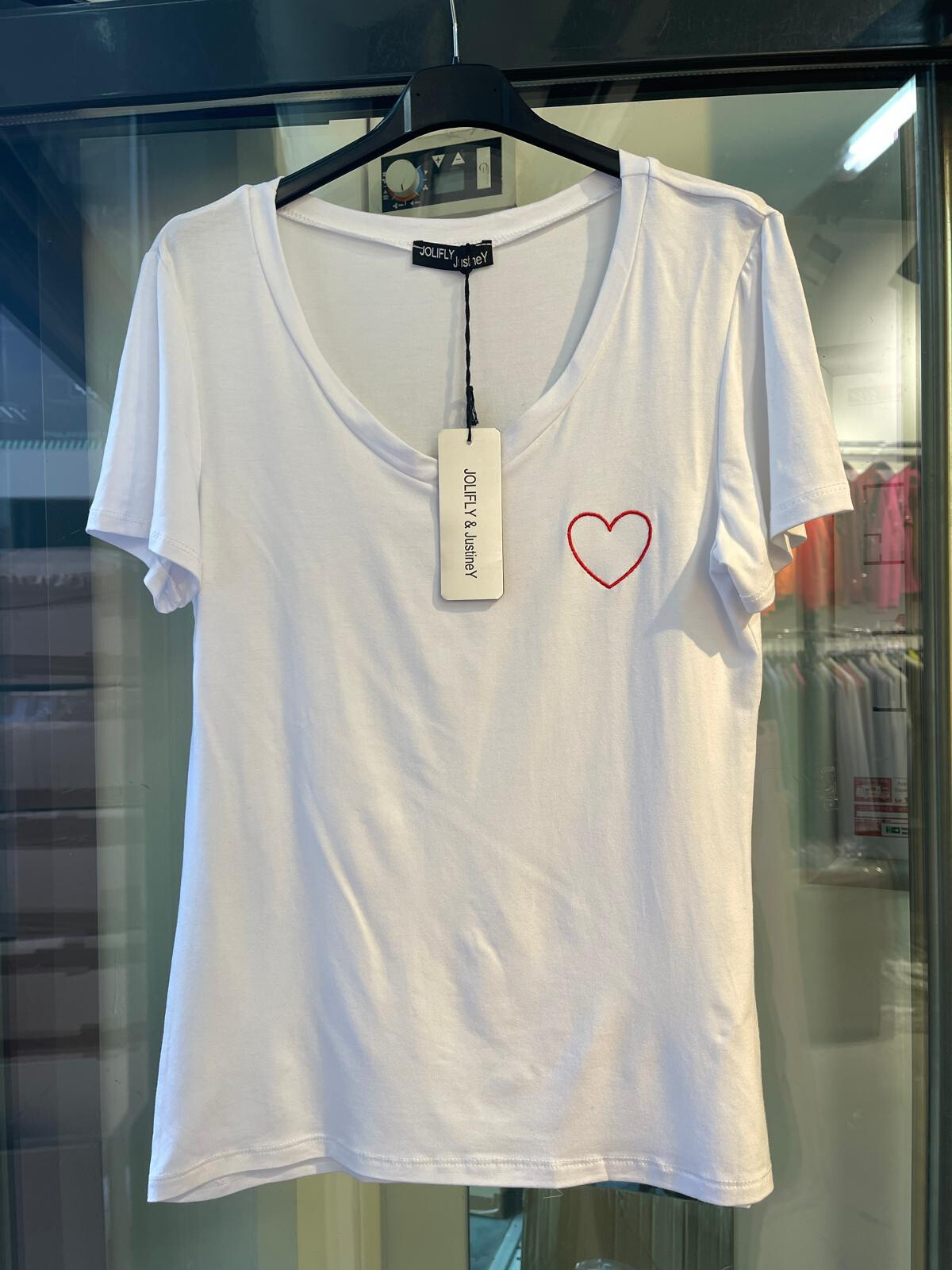 White t-shirt with embroidered heart-softness & simplicity

Adopt a chic casual look with this white t-shirt decorated with a little embroidered heart, placed subtly on the chest. A revisited basic that combines comfort, femininity and a suspicion of tenderness.

🔹 Product details:

Cup: right and slightly curved

Glog: V -neck for a flattering neckline

Sleeves: short, perfect for mid-season and summer

Detail: Heart -side embroidery - A nod to daily love

Color: pure white with embroidery 

Material: 95% viscose, 5% elastane - soft and expandable

🔹 Sizes available: you (36 ⁄ 40)
🔹 Style: to wear with jeans for a relaxed look or under a blazer for a more dressed touch
🔹 Fashion advice: associate it with golden or nude accessories to enhance the simplicity of the t-shirt

🔹 Maintenance: hand washing, upside down to preserve embroidery