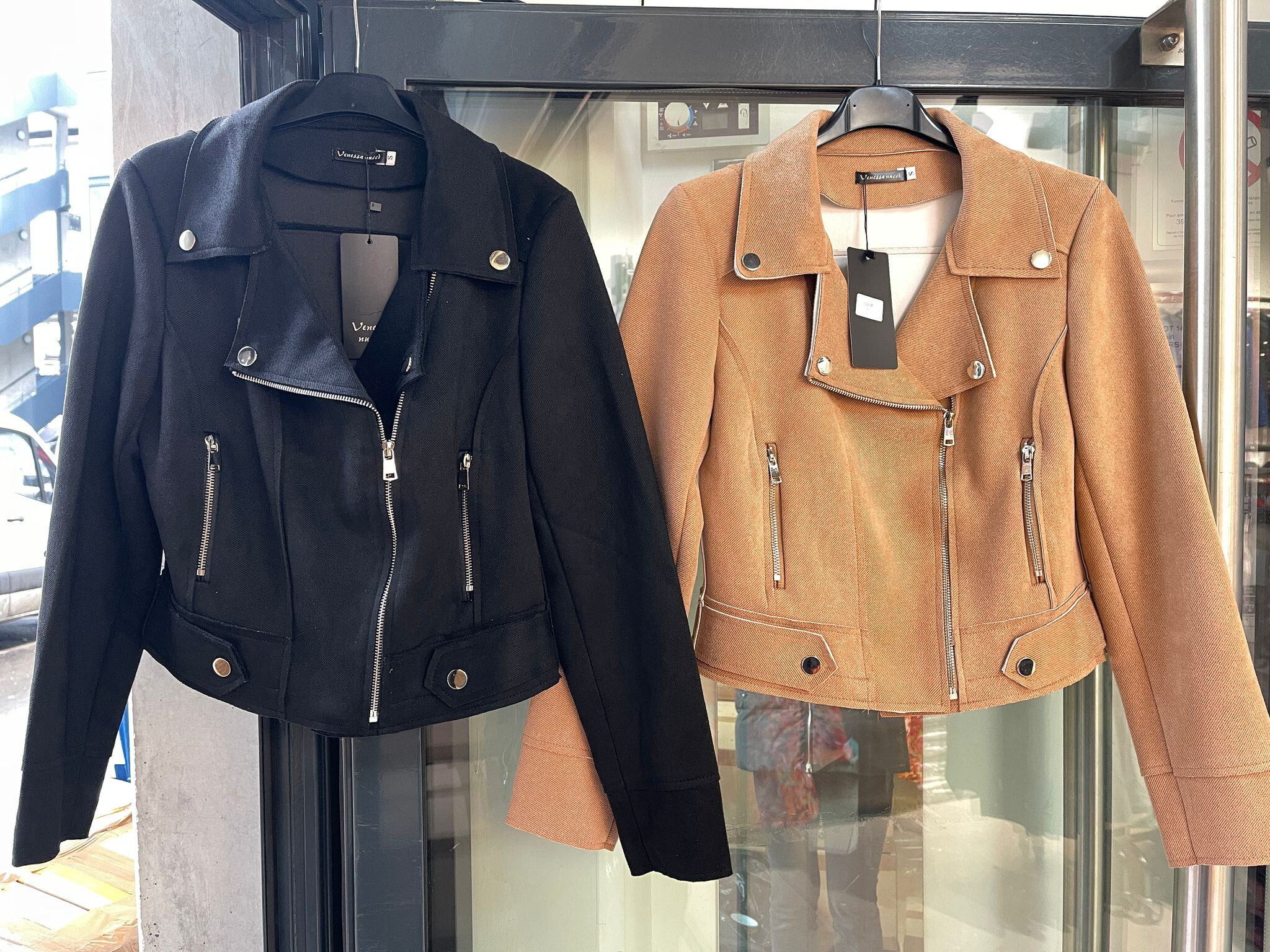 Grossiste JOLIFLY - Blouson type perfecto court et ajusté en suedine