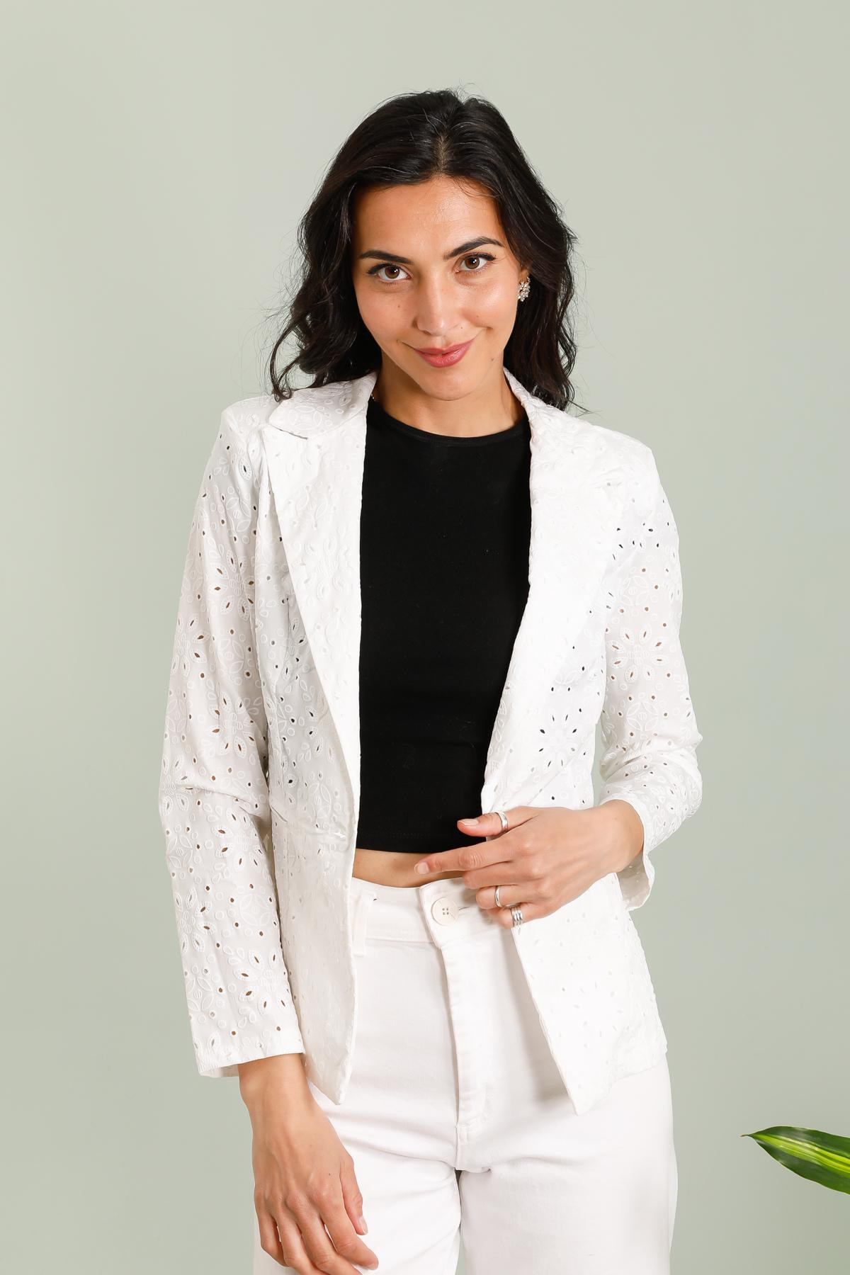 Wholesaler JOLIFLY - White Cotton Embroidered Jacket