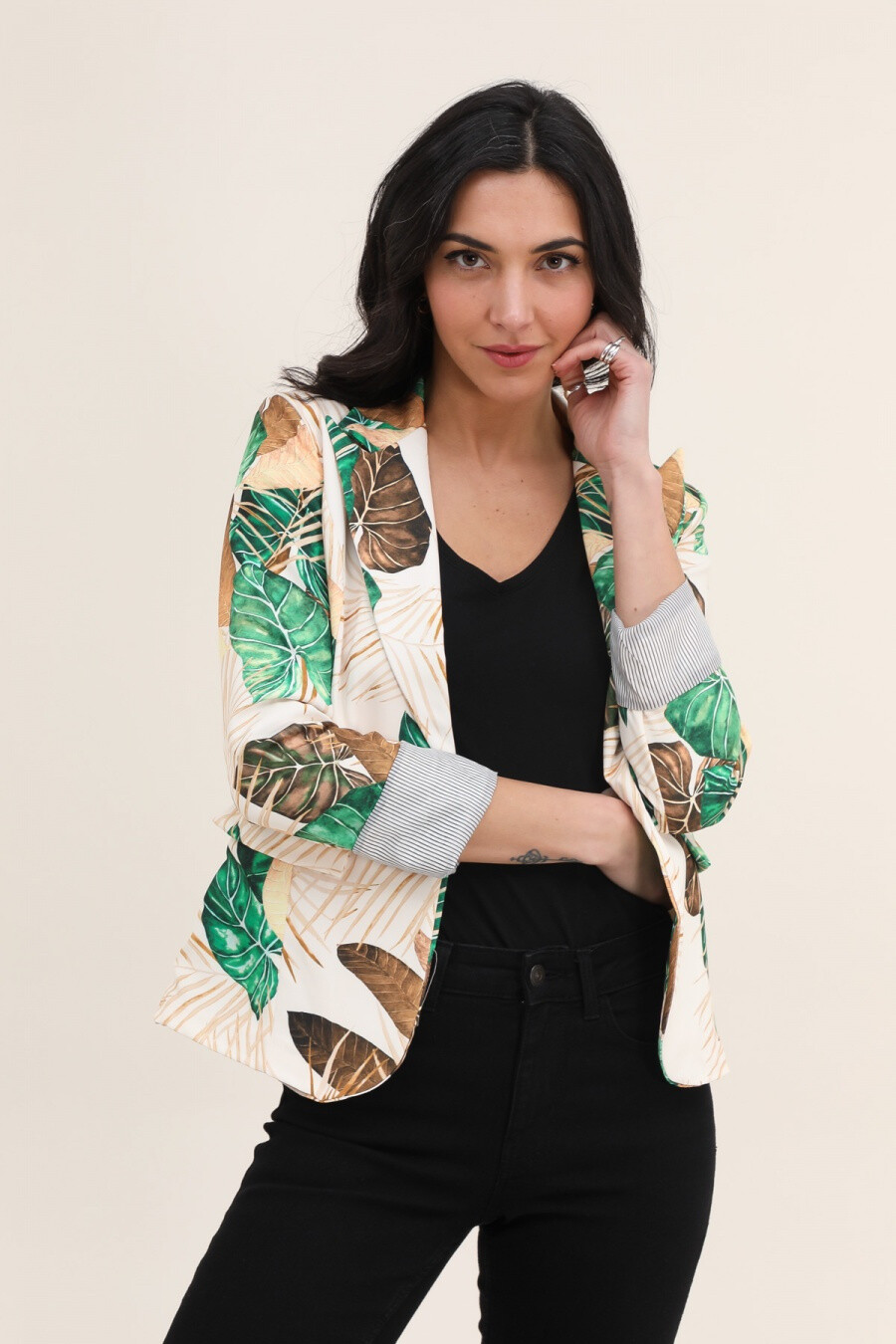 Grossista JOLIFLY - Giacca blazer con stampa floreale e maniche con risvolto a righe