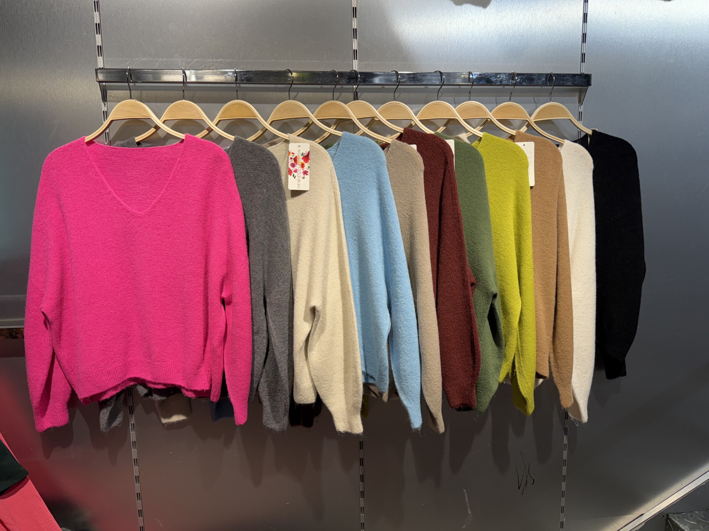 Wholesaler Joliko - V-neck alpaca sweater