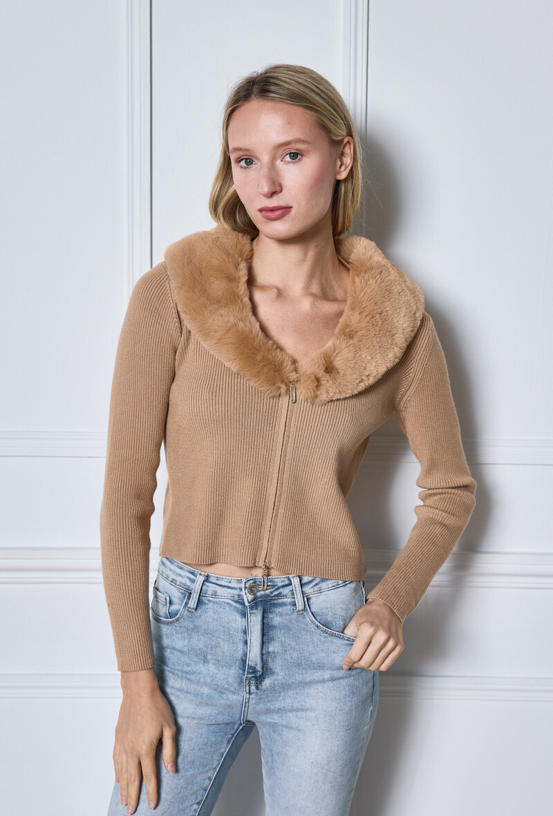Wholesaler Jolio & Co - Vest with faux fur collar