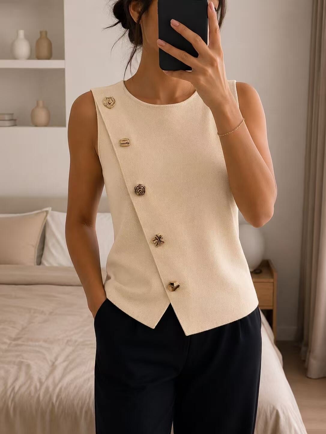 Grossista Jolio & Co - Top in maglia con bottoni dorati