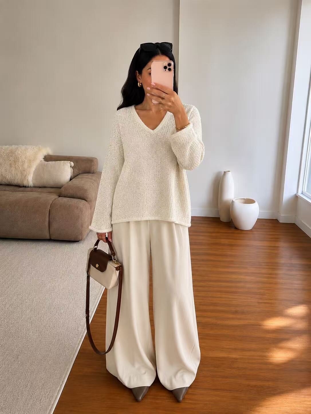 Wholesaler Jolio & Co - V-neck sequin sweater