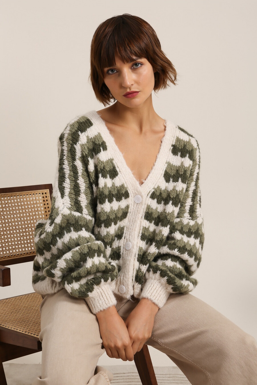 Wholesaler Jöwell - Buttoned vest with cherry