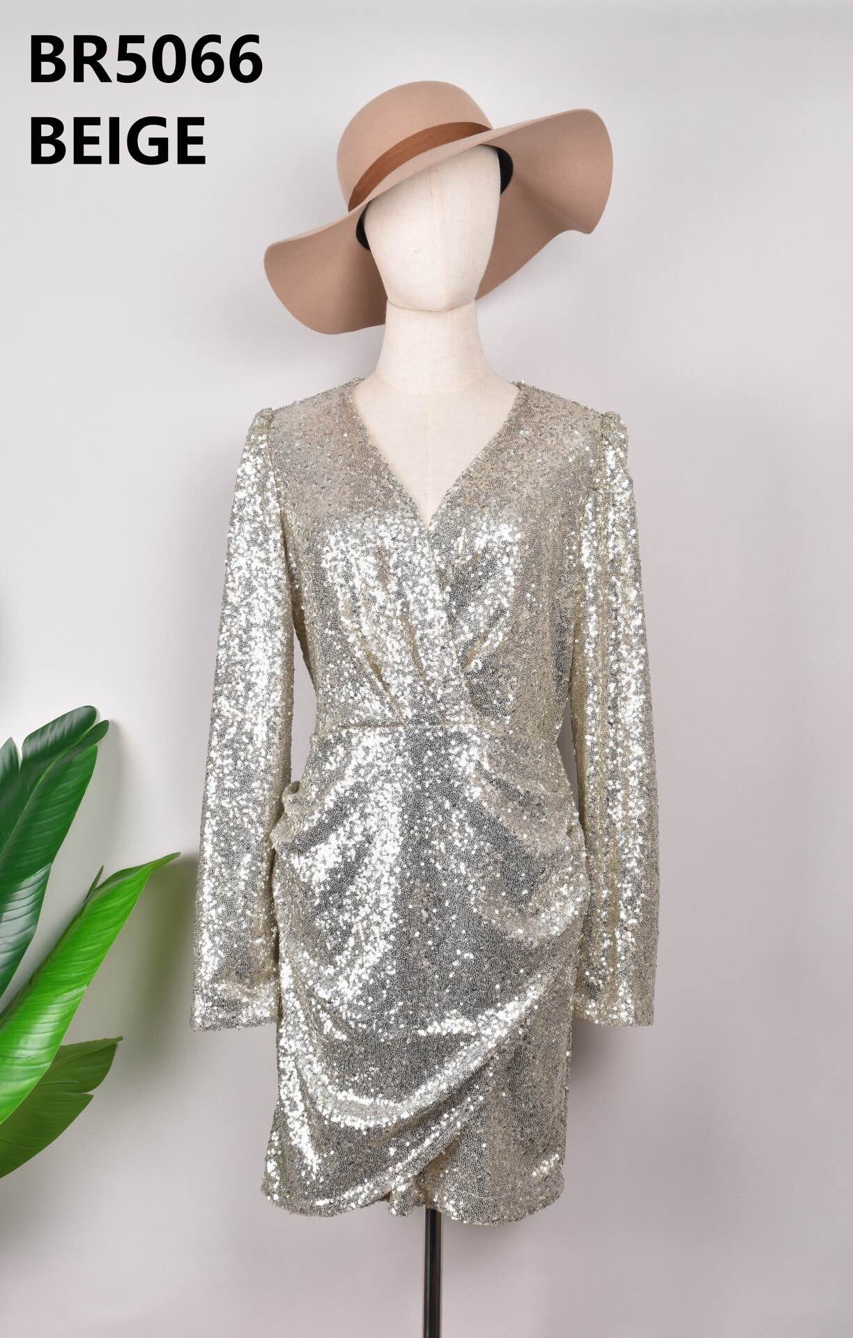 Wholesaler JS Millenium - Elegance Fitted Sequin Dress