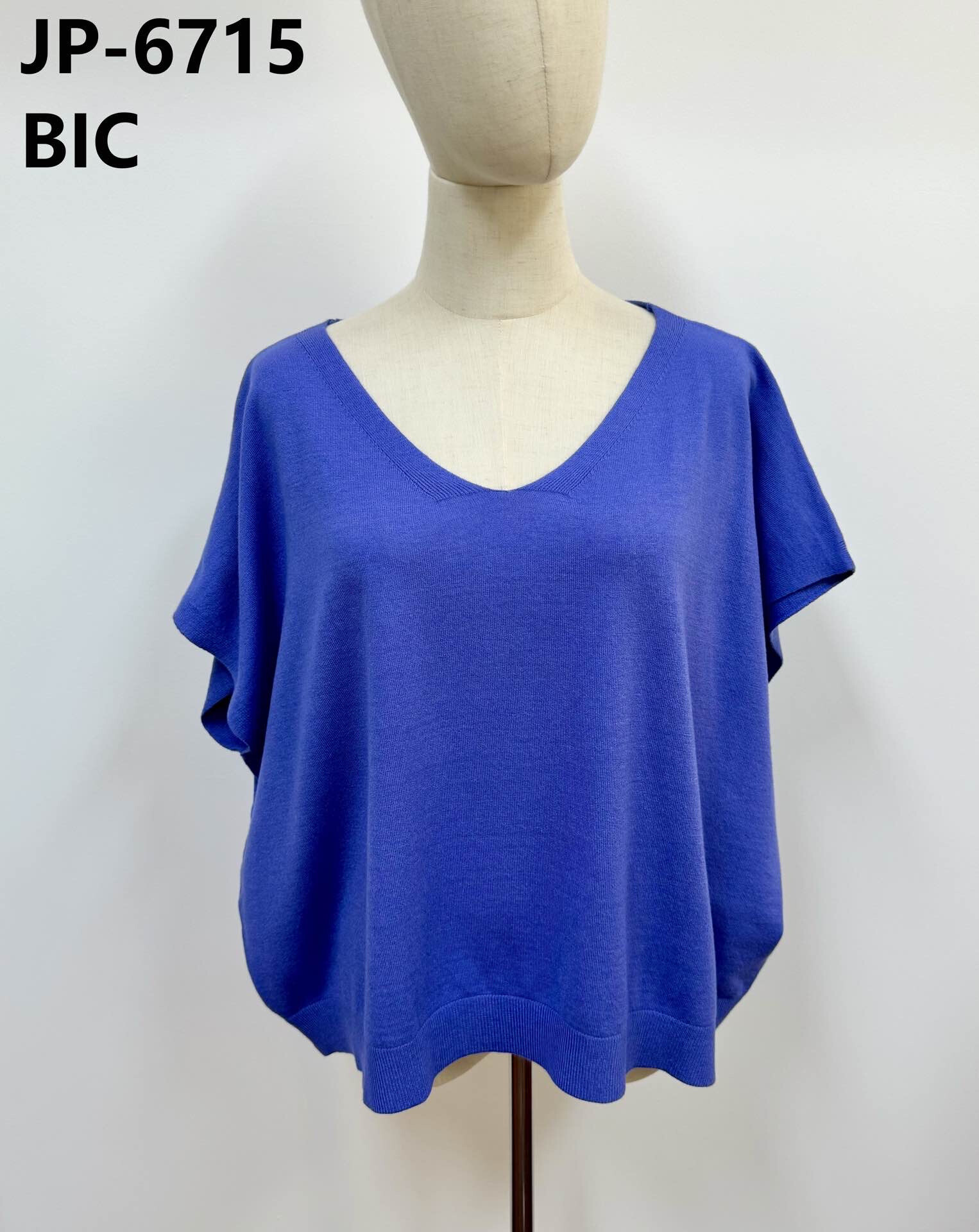 Wholesaler JS Millenium - Eco-responsible Loose V-Neck Top
