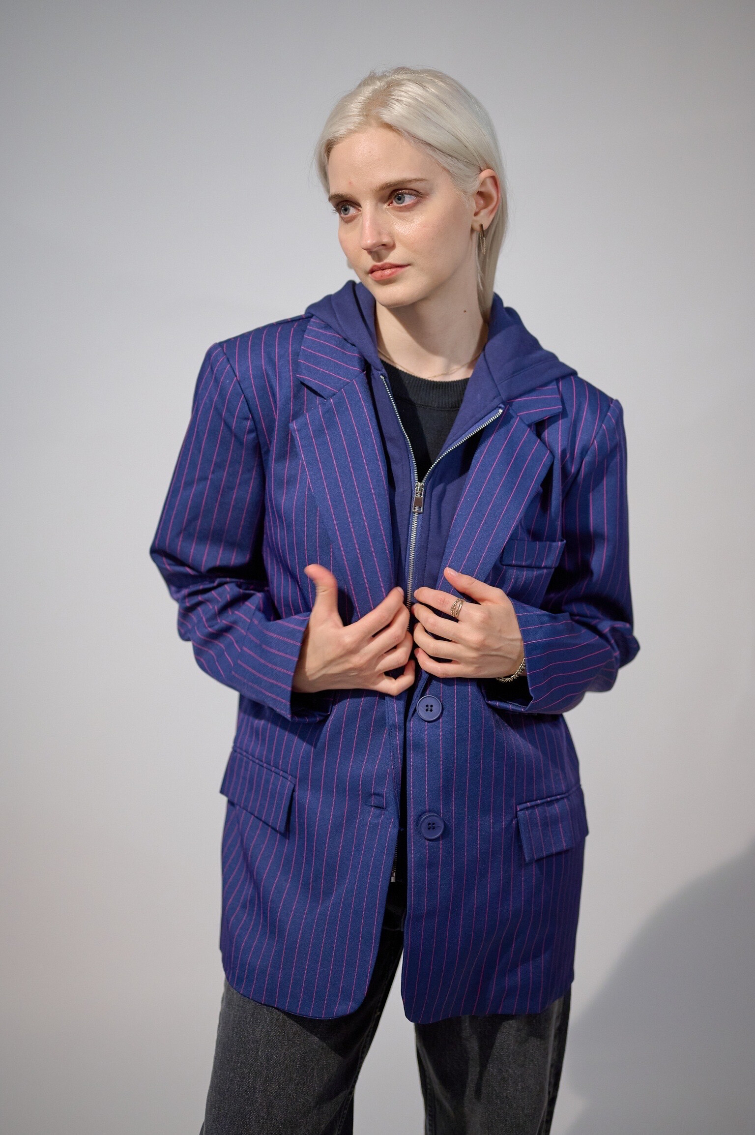 Wholesaler JS Millenium - Oversized striped suit with vest