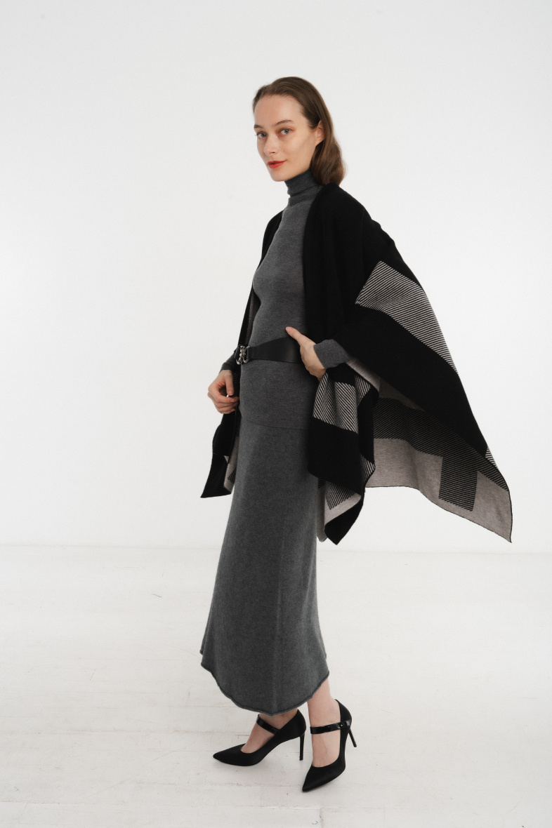 Mayorista JULIA PARIS - Poncho abierto de malla con flecos