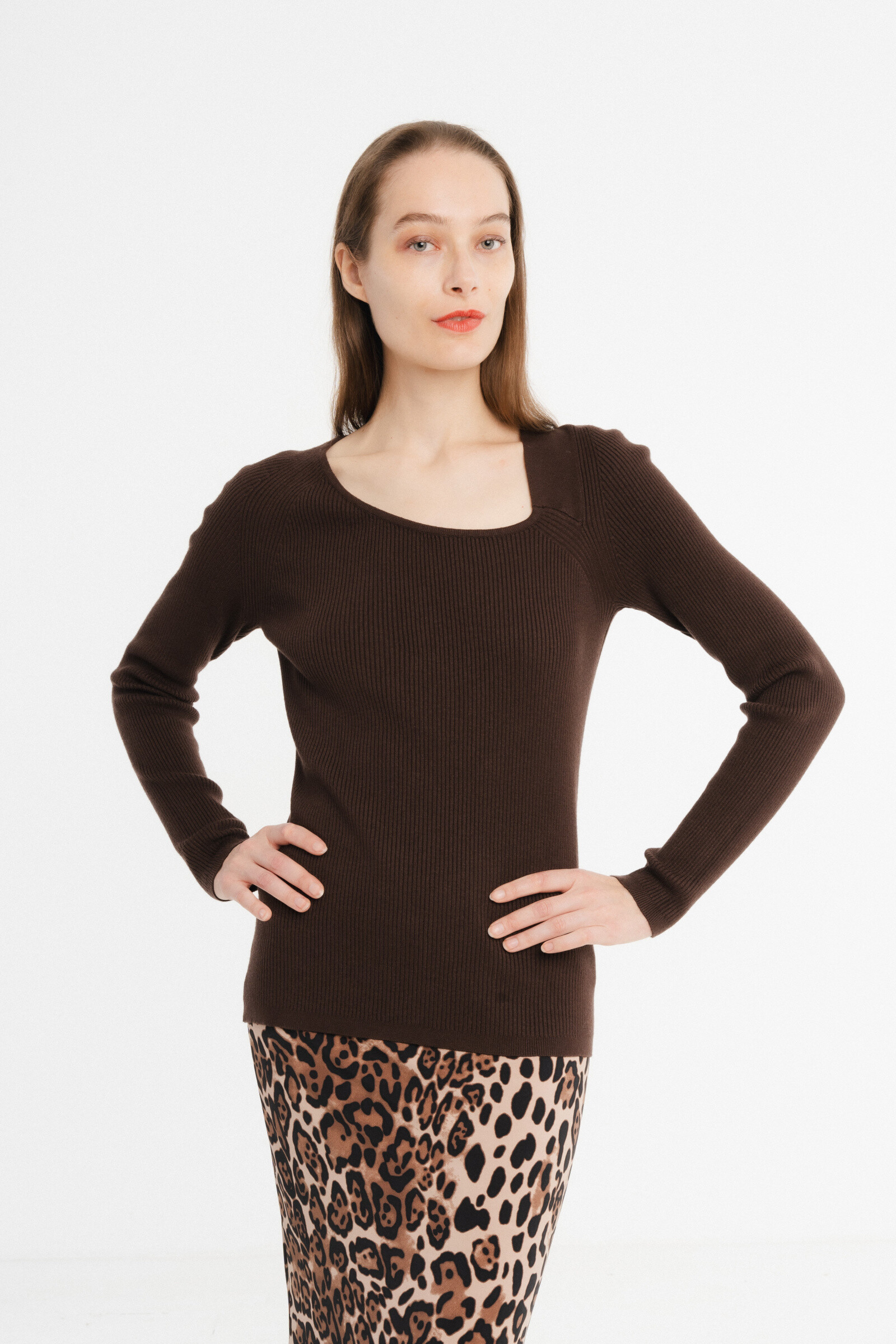 Wholesaler JULIA PARIS - Knitted sweater with asymmetrical neck