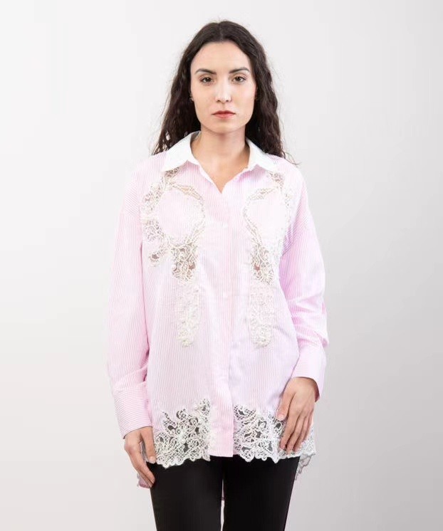 Wholesaler JULIA - Blouse with lace