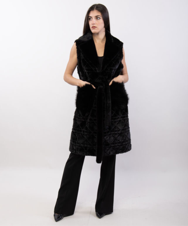 Grossiste JULIA - Gilet Long en Fausse Fourrure Cannage avec Grandes Poches et Ceinture